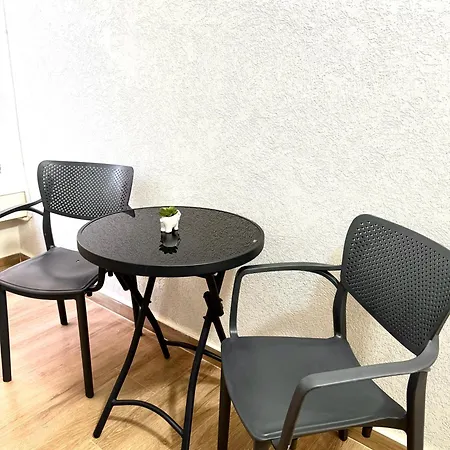 2min Walk From Sea Lungomare Jovi شقة